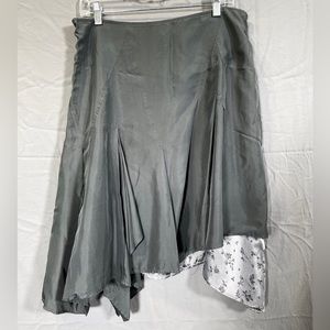 Sport max Code Grey silk hankerchief hem skirt. Size 46/ 10
